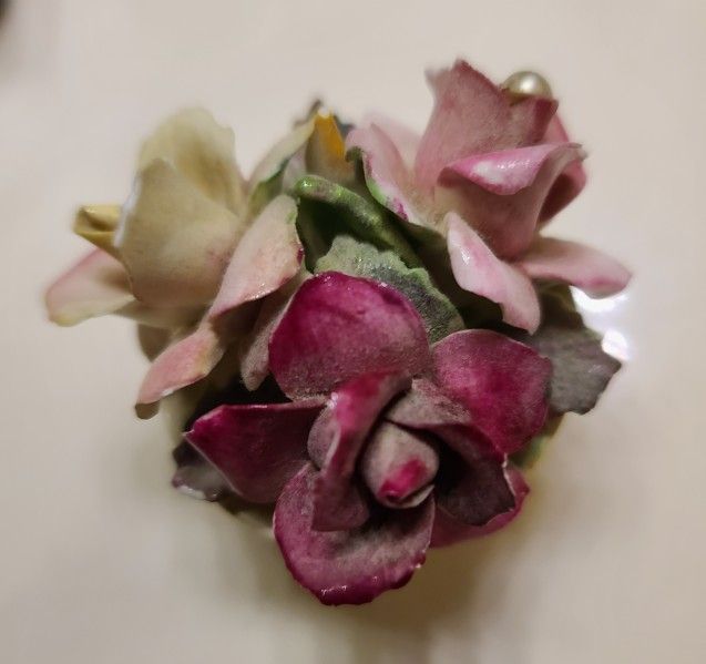 Staffordshire Crown England Bone China
Flower Bouquet Yellow, Pink & Rose Thorley.