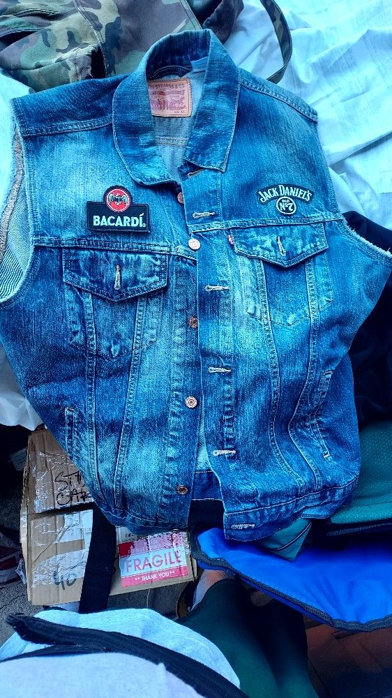 Levis Jacket Bacardi Jack Daniel's American Flag Patches Cutoff Sleeves