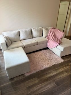 L shaped crème couch