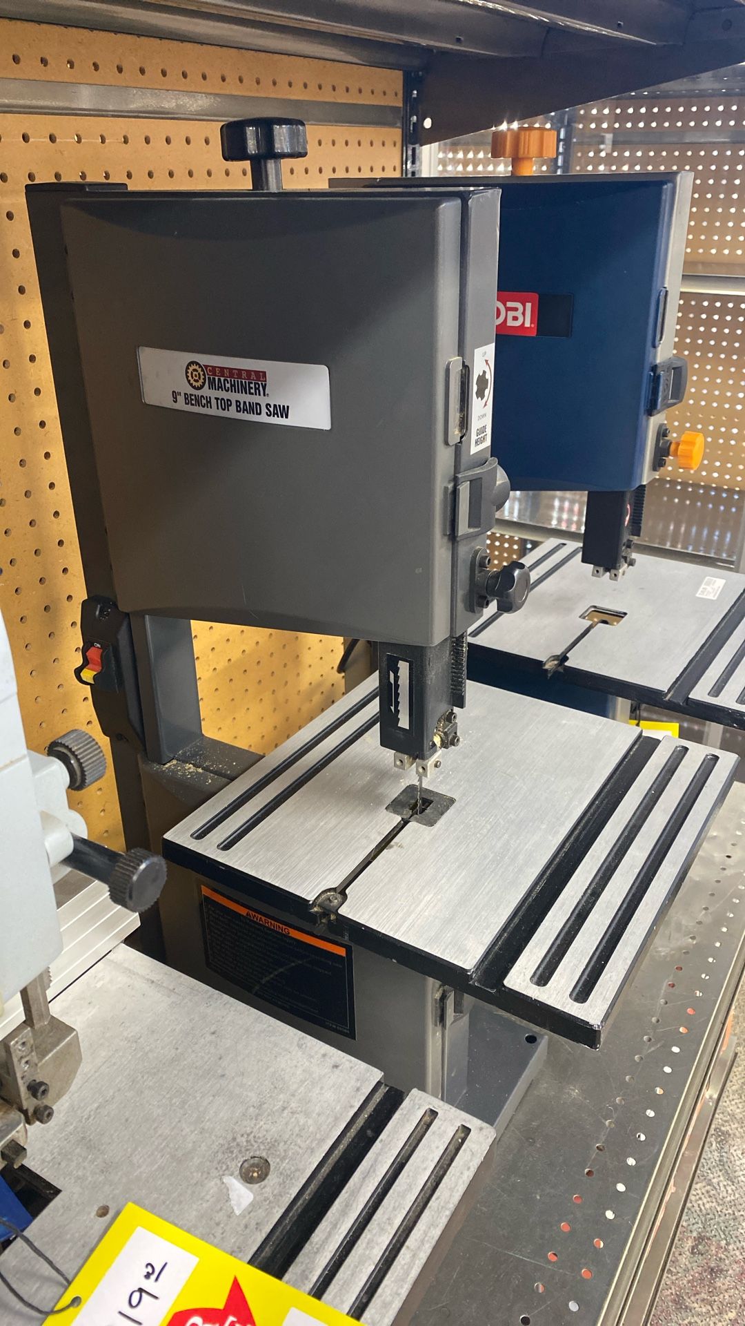 Central Machinery Band Saw 9” (A1D023261)