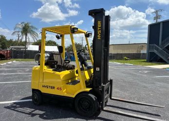 Forklift 4,500lb Propane Hyster