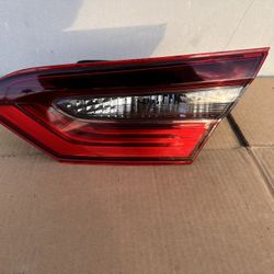 2018-2023 TOYOTA CAMRY RIGHT TRUNK LIGHT 