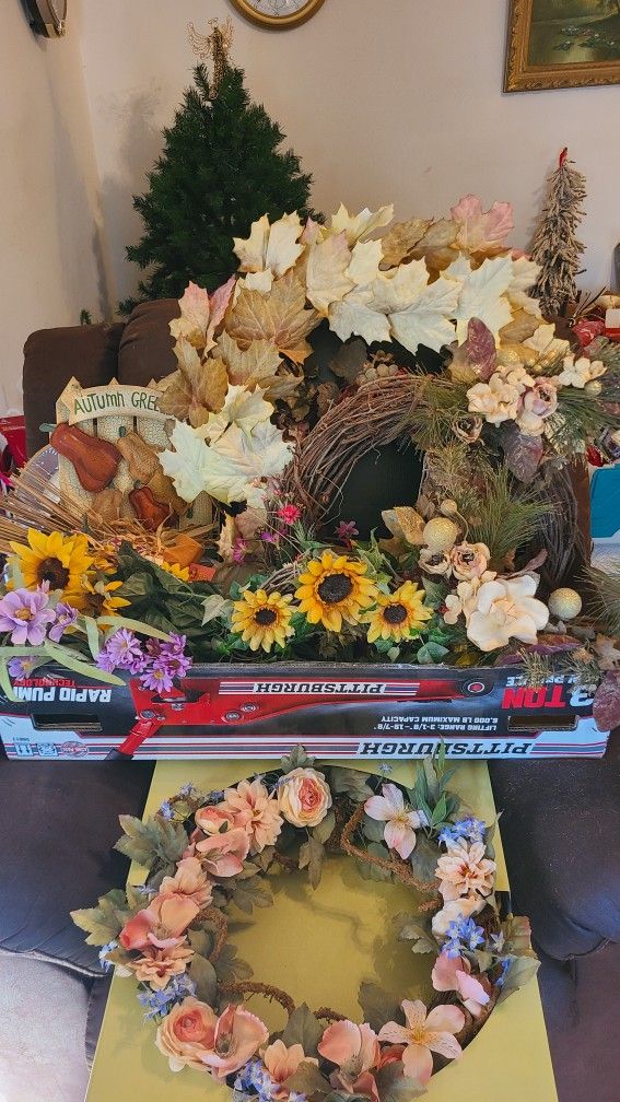 Box of Fall Decor, Wreaths