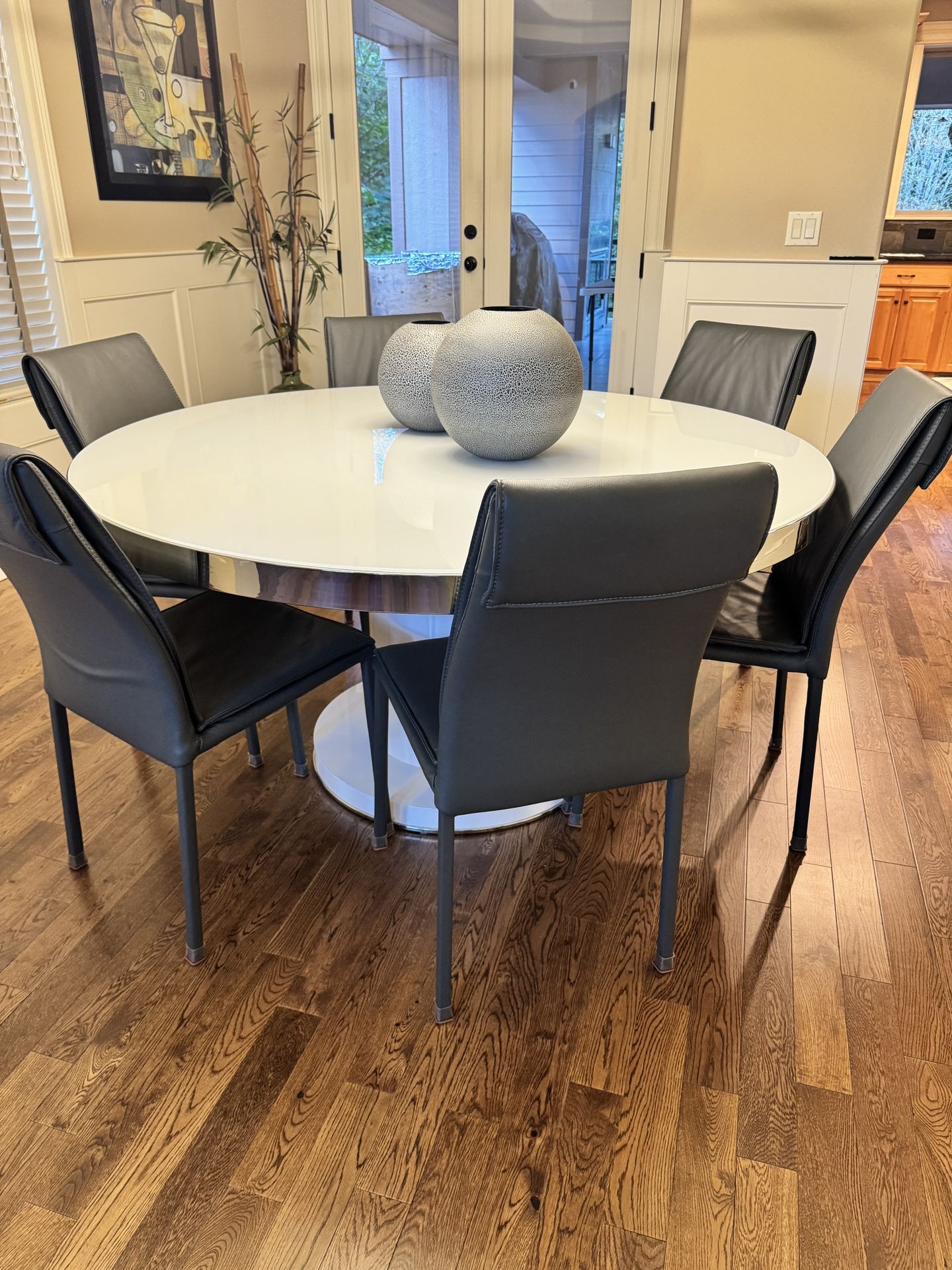 60” round table with 6 chairs