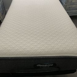 Twin Beauty rest Mattress With Replying Bed