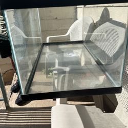  36 gallons Terrerium/Fish Tank