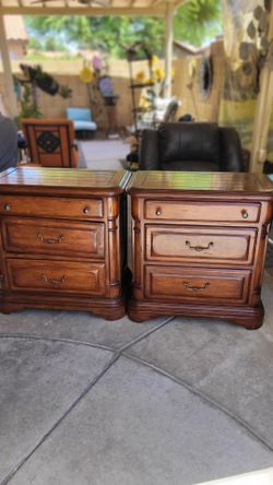 TWO heavy WOOD NITESTANDS