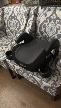 (Used) Graco Backless Booster Car Seat Black/Gray w/ Cup Holder & Armrests