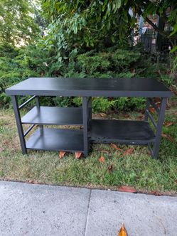 Entertainment center/TV Stand