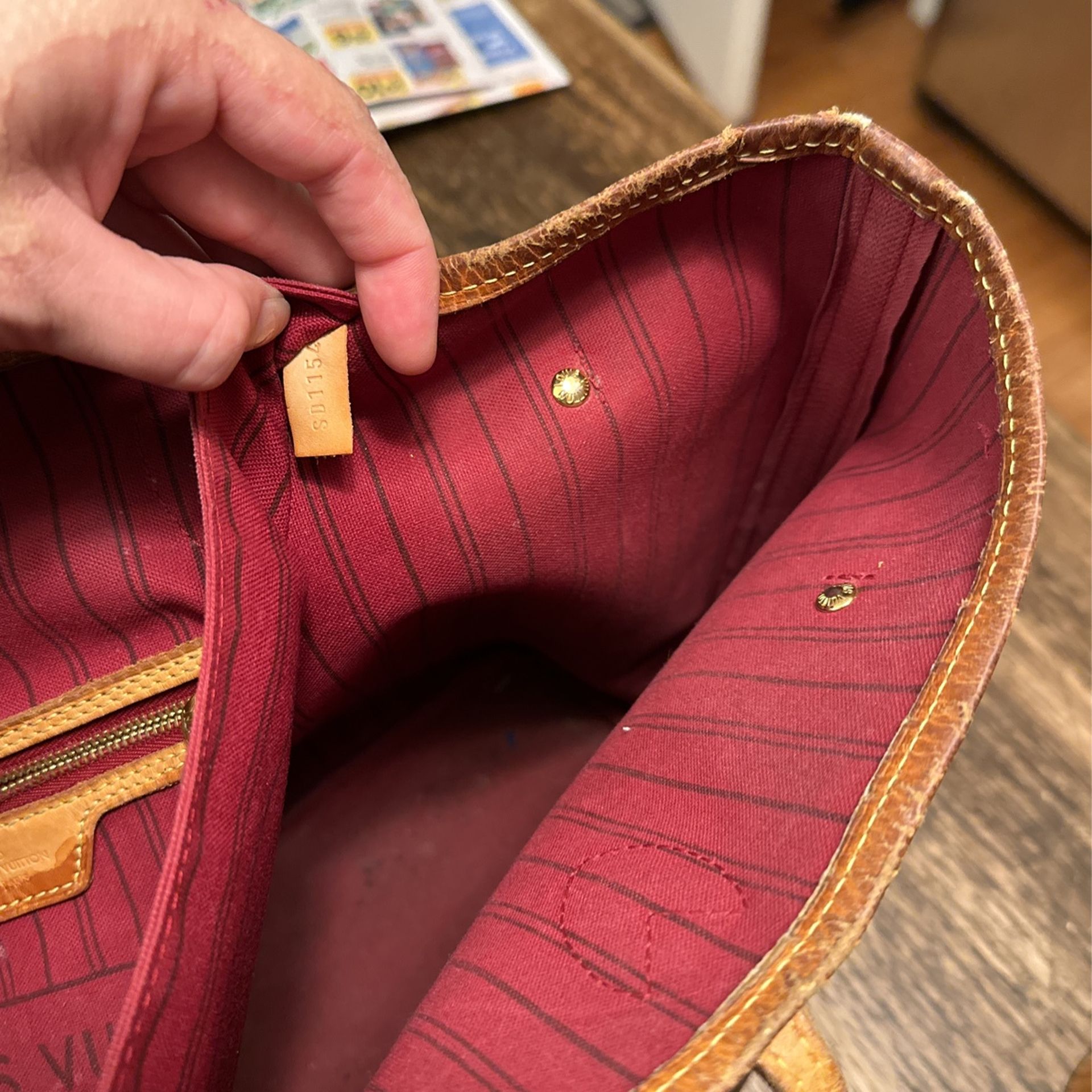 Louis Vuitton Authentic Neverfull
