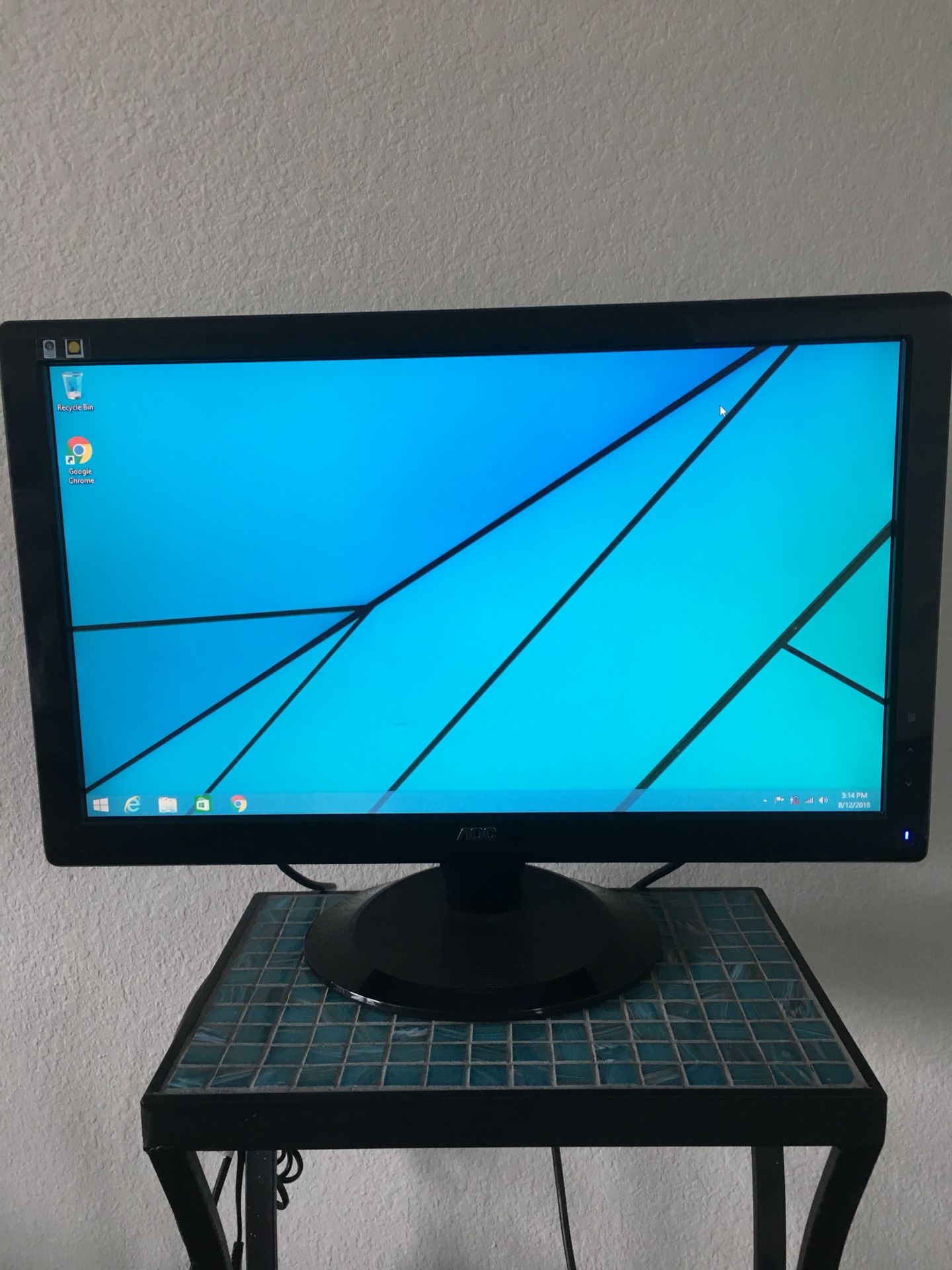 AOC 22” LCD Monitor 2236Vw Widescreen DVI, VGA Full HD 60,000:1 Contrast Ratio