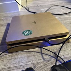 PS4 Gold Slim