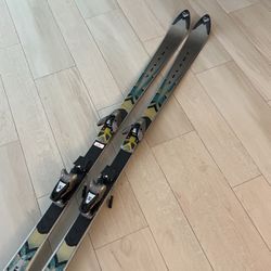 Volant Downhill Skis
