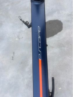 GIANT FRAME- On road sport-Bluxx Aluminum technology