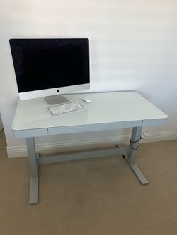 Adjustable height desk - modern  - like new