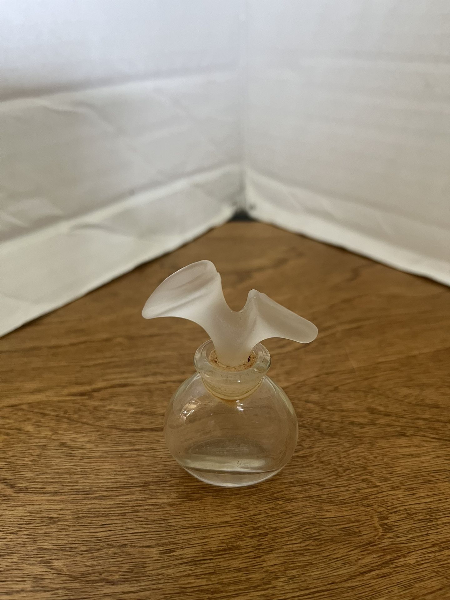 Vtg EMPTY 1975 Parfums Lagerfeld Chloe Parfum .25 fl oz Lily Bottle