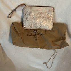 Patricia Nash White Cooper Wristlet 
