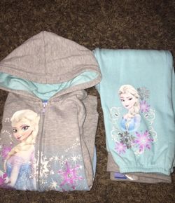 Size 5t frozen sweat suite