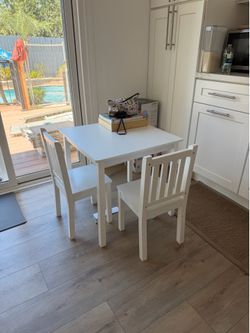 Kids desk