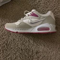 Nike air tennis shoes red/white 6 in women’s 