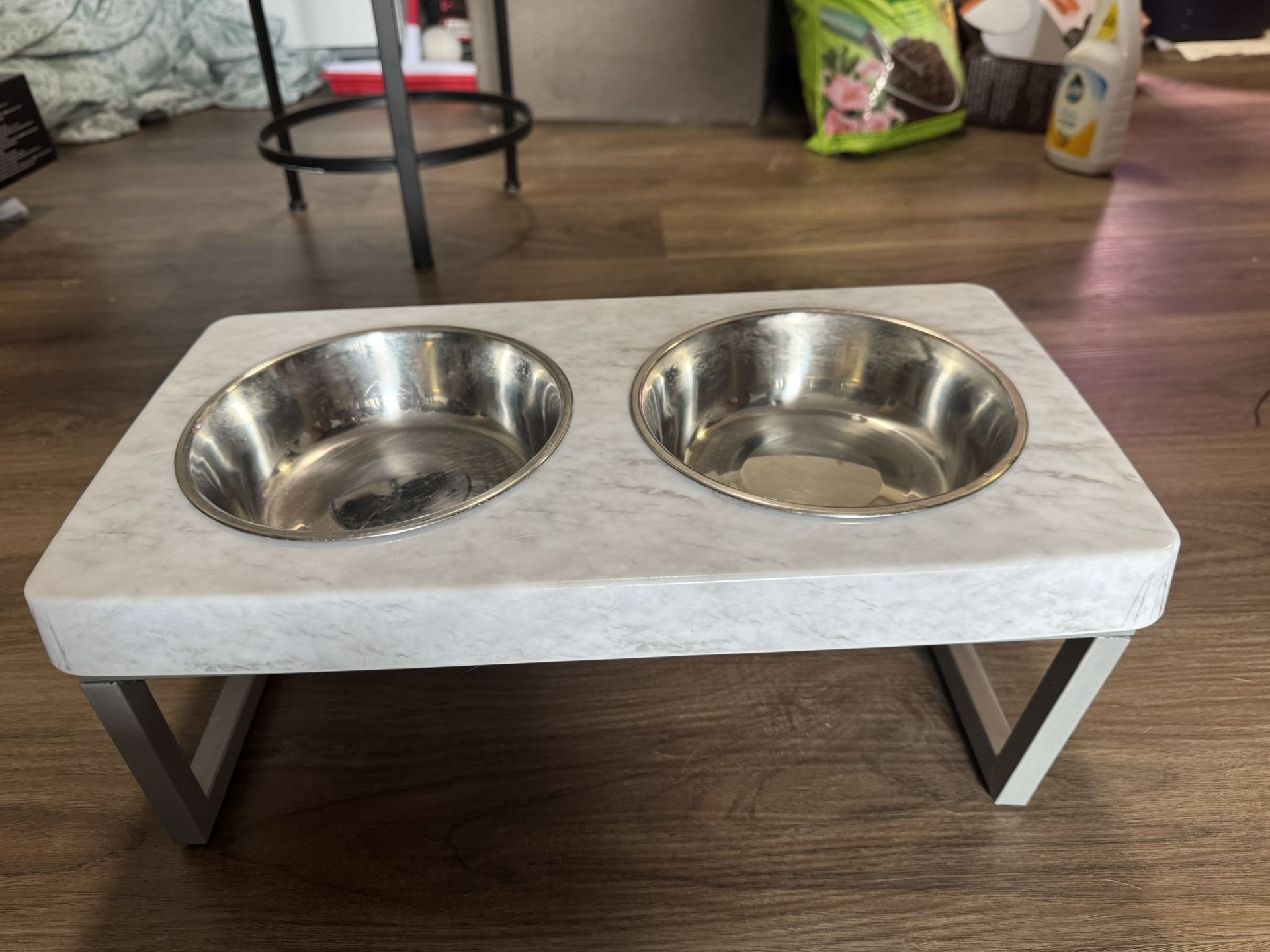 Elevated Dog Dish Feeder