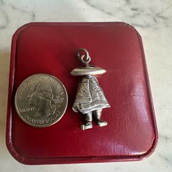 Vintage 925 Sterling Silver , Mexico 🇲🇽 925 Pendant , wearing poncho and sombrero, marked in photos