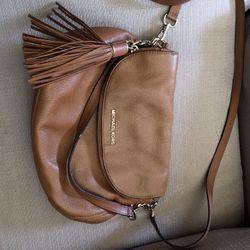 Michael kors crossbody