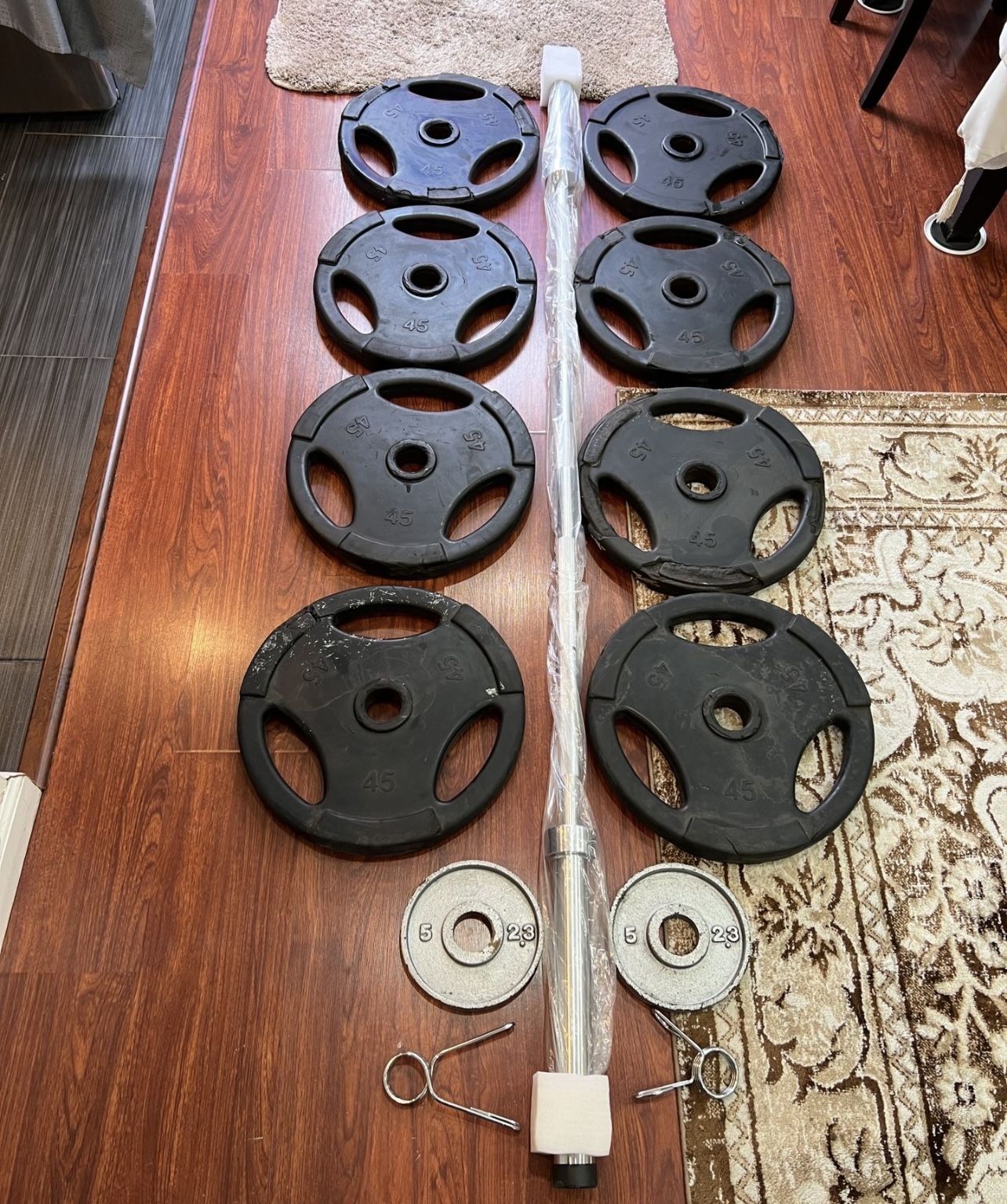 π FREE DELIVERY ππ³ ((CAP)) π³RUBBER WEIGHT SET WITH Brand New BARBELL TOTAL WEIGHT 415 LBS