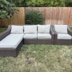Wicker Outdoor Set With Chase 