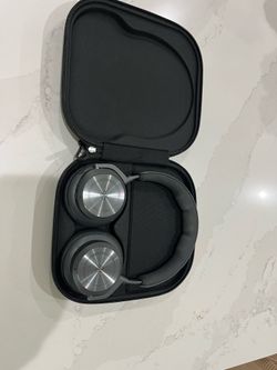 BEOPLAY HX    Comfortable, do-it-all headphone
