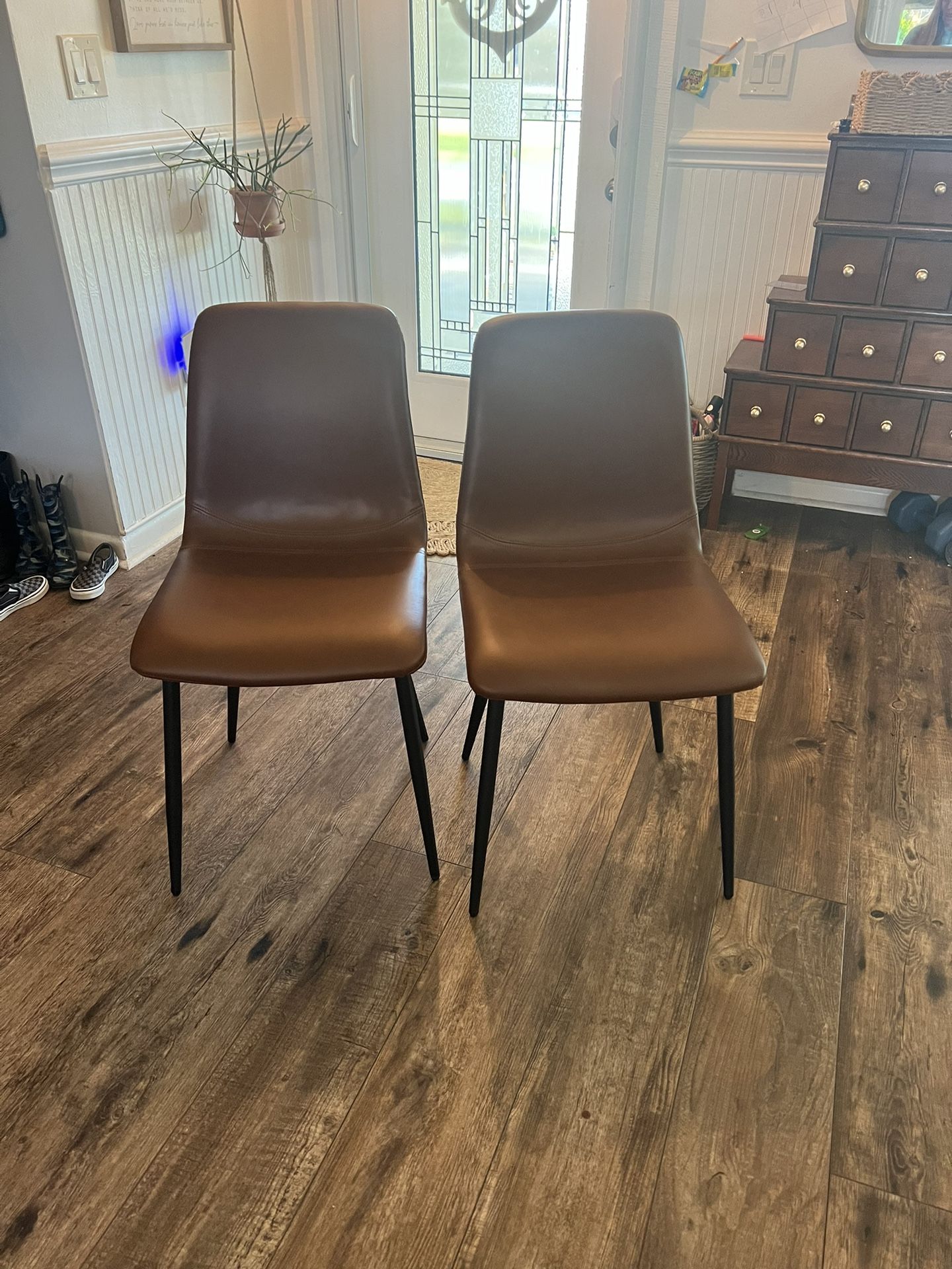 Mid Century Modern Chairs, Pair. 