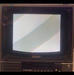 Sony Trinitron PVM-1271Q Color Video Monitor Turns On And Produces Image
