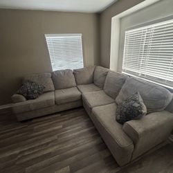 L-shaped Couch (3 Pieces)