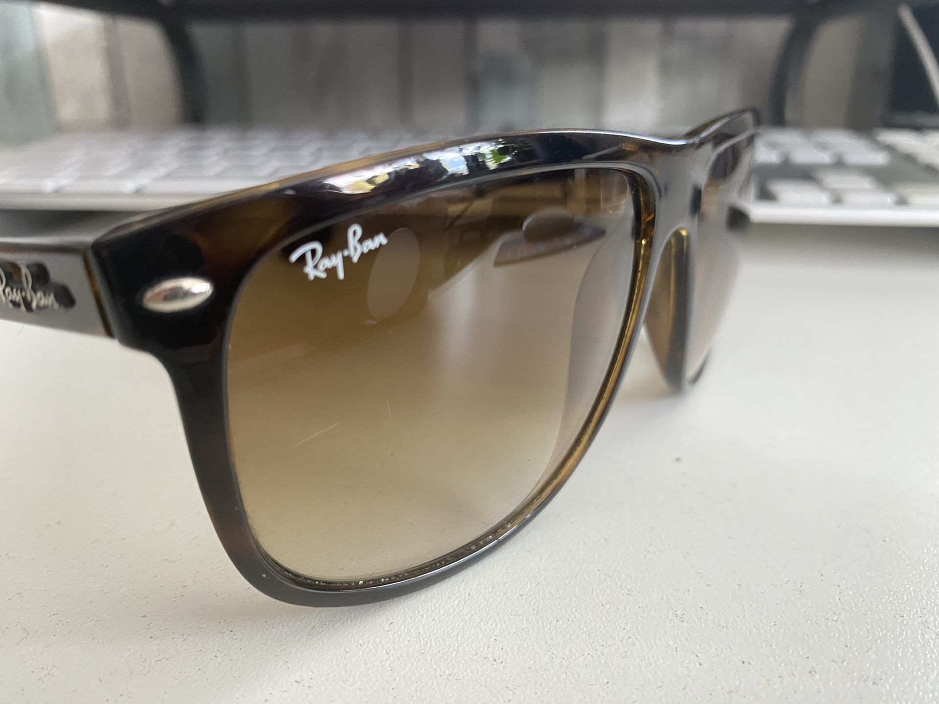 Ray-Ban Sunglasses RB4147