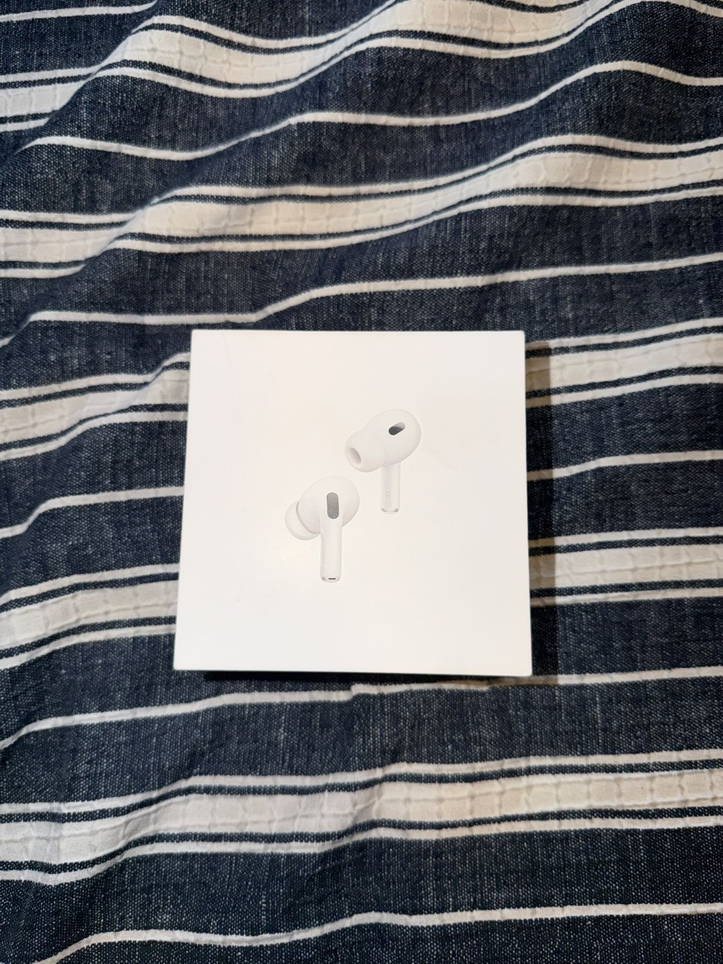 AirPods Pro 2 CHARGING CASE ONLY