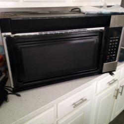 FRIGIDAIRE MICROWAVE 