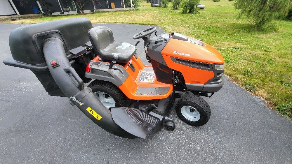 HUSQVARNA 54" RIDING LAWNMOWER