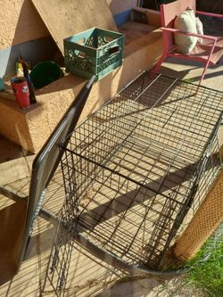 Metal wire pet crate