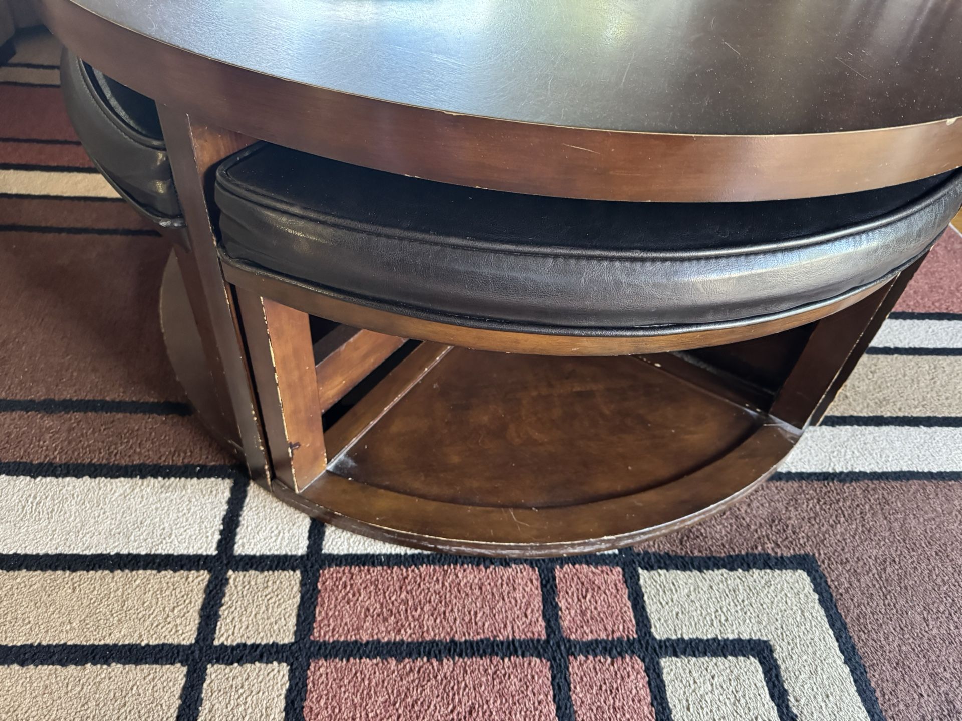 Coffee Table with 4 Stools