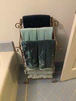Towel rack