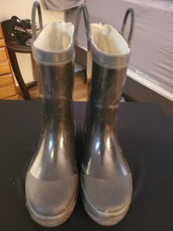 Boys Size 2 Rainboots 