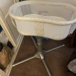 Swivel Bassinet 