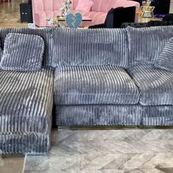 Limited time offer: exclusive deals on sectionals| Finance and delivery available!(FREE ASSEMBLY)