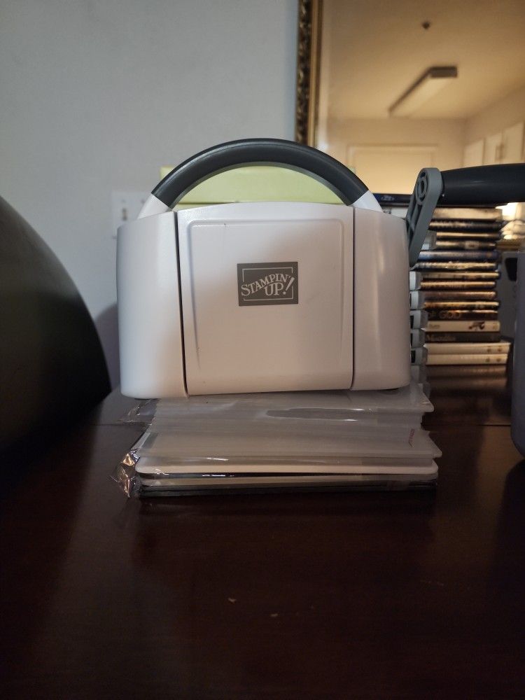 Stampin Up! Mini Die Cut Machine