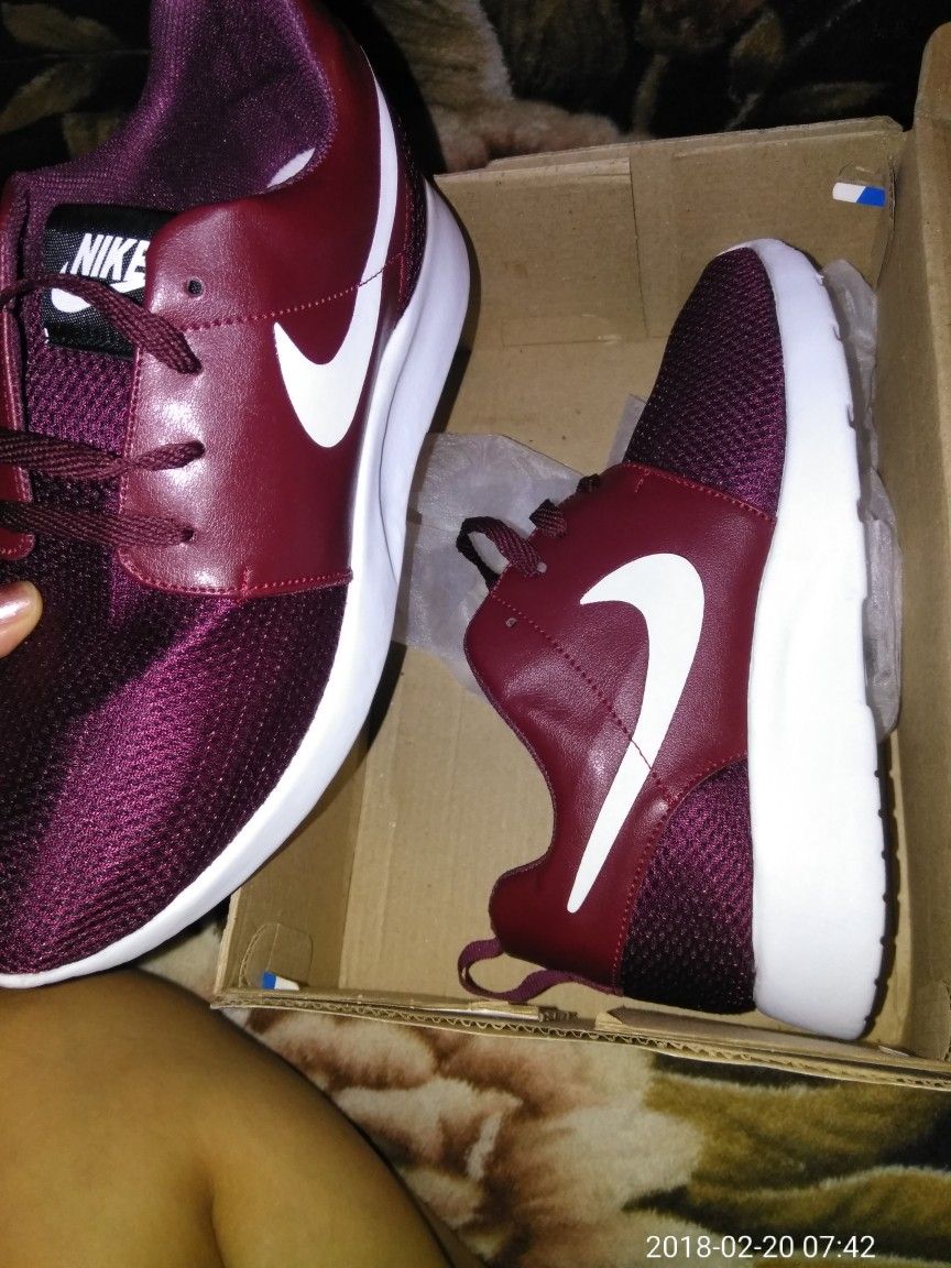 Tenis nuevos no originales color guindo o vino #8