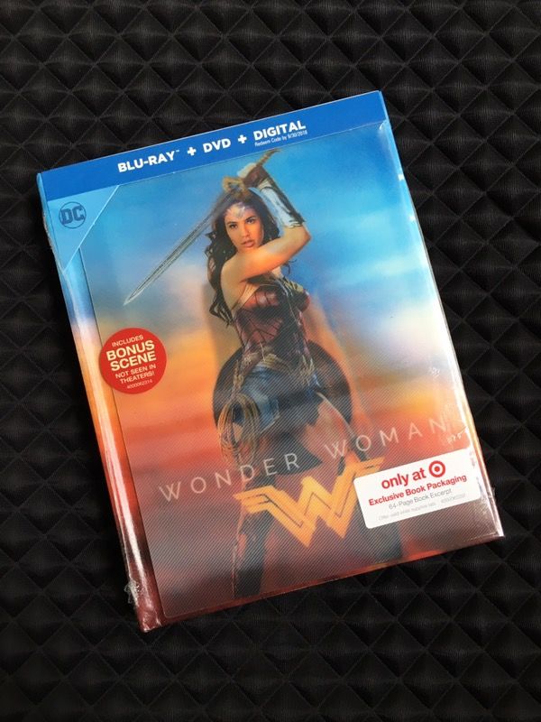 Wonder Woman: Target Exclusive Digibook + Lenticular Collectible Packaging (Blu-ray + DVD + Digital)