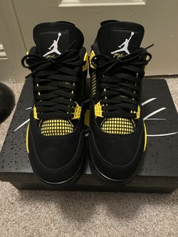 Jordan 4 Thunder