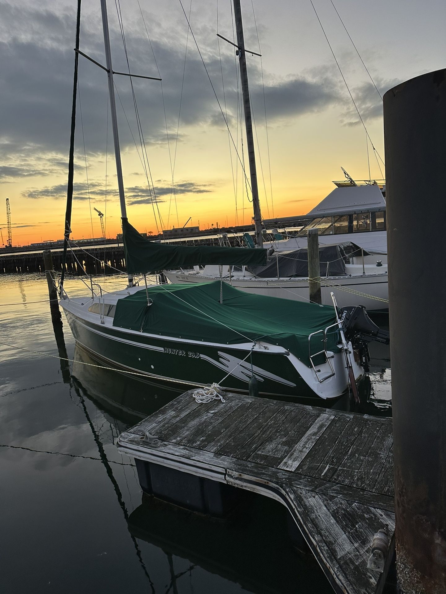 1993 Hunter 23.5 sailboat