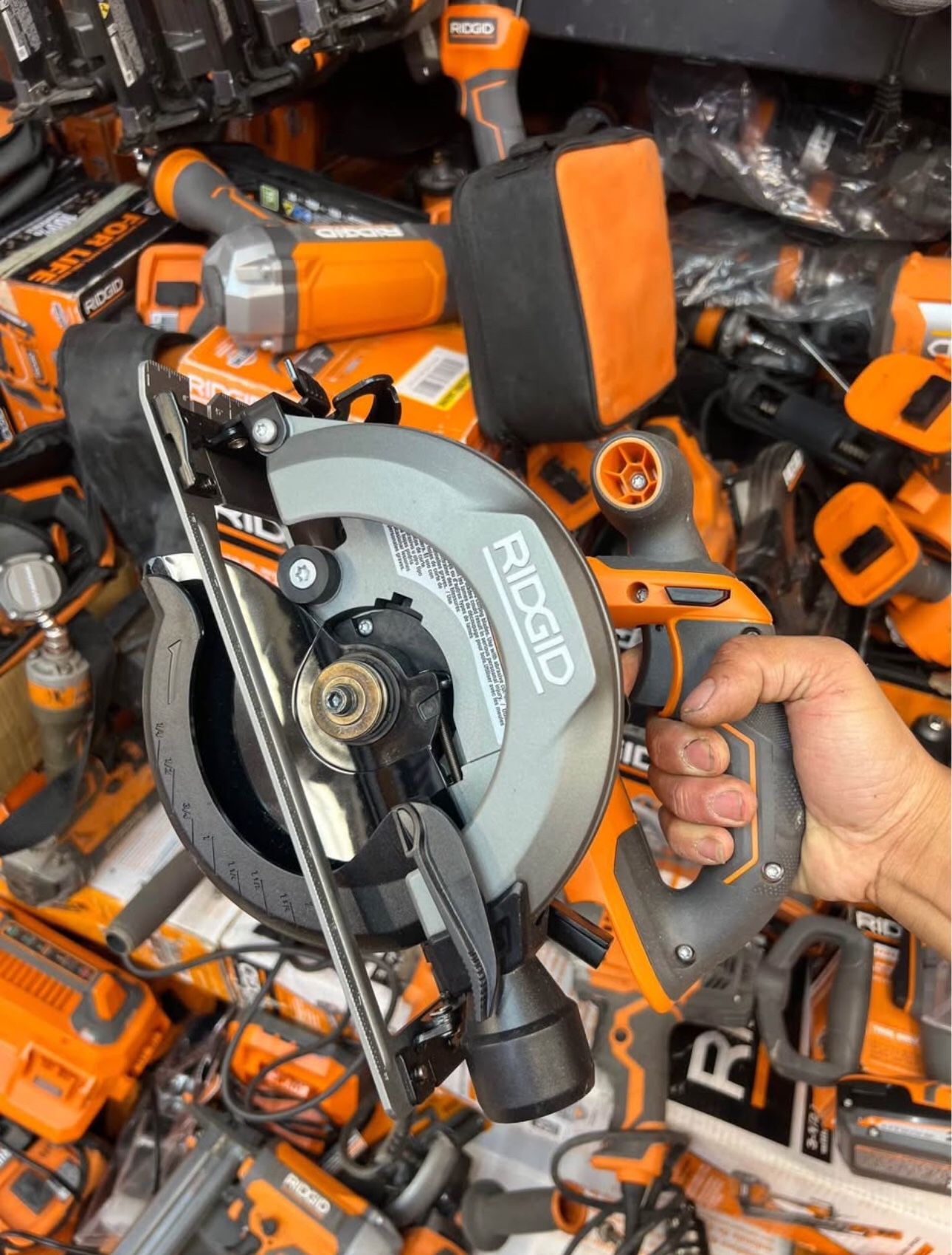 Ridgid 18v Cordless 6-1/2 Circular Saw tool Only