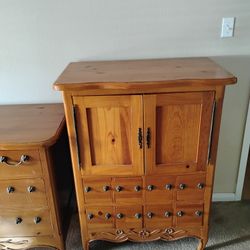 Bedroom Furniture Set